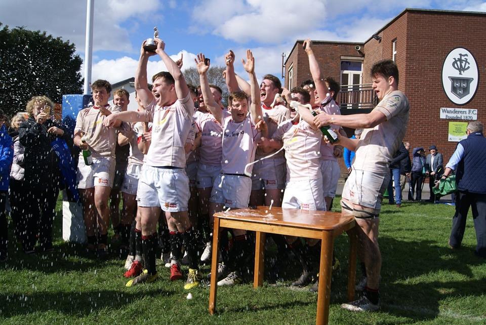 DUFCRUGBY's tweet photo. 2022 ➡️ 2019 ➡️ 2018
Some things never change 🔴⚫️ https://t.co/yMnSBXEGRy