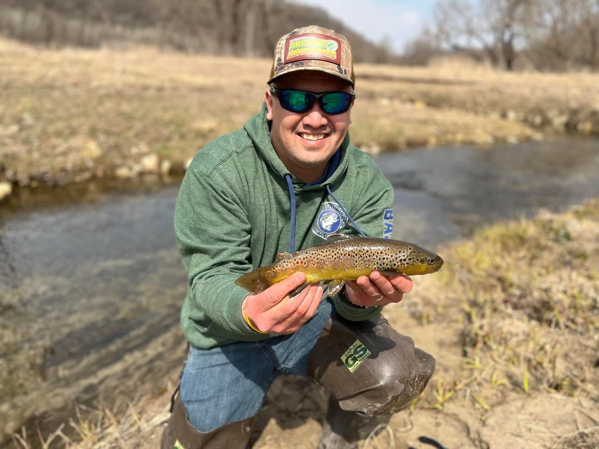NamNguyenAngler's tweet photo. A fun cold, windy day exploring one of the many creeks in southeast Minnesota! The ultra clear water made it tough to sneak up on the fish but we landed a few. #namnguyen_angling https://t.co/4Qong6r60W