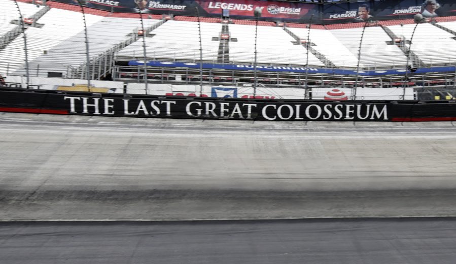 Like for dirt!
Retweet for concrete!

I just like racing, but I want to see what you all think!