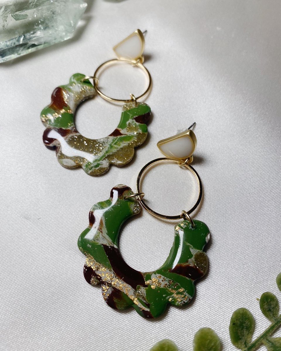 claudiagraceh's tweet photo. Camo marble clay pieces that could be yours today at 3pm EST! 🌿✨

Link in bio 🌞 https://t.co/T0sIrjEeNA