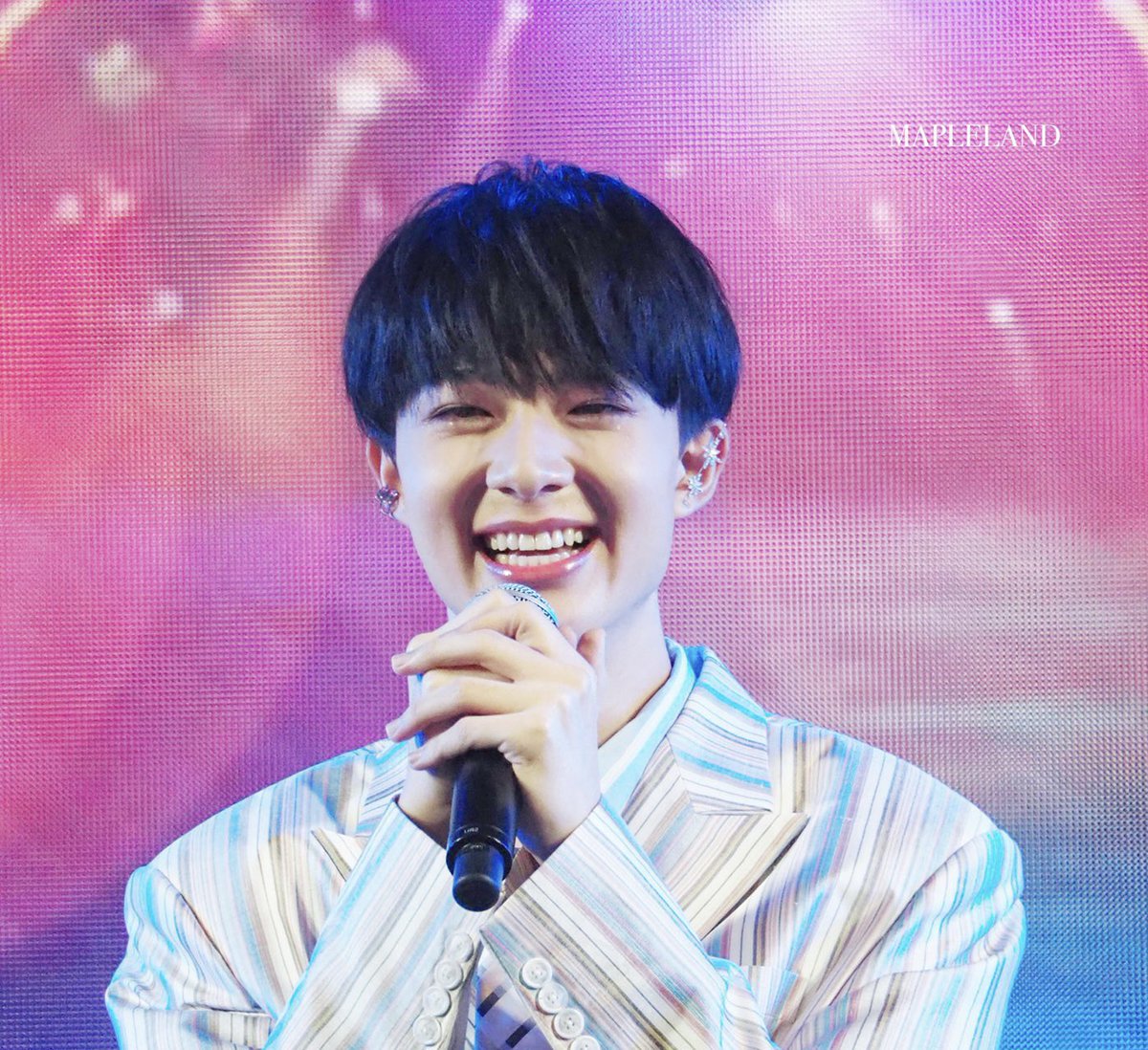 justsugaricing's tweet photo. “ แค่เธอยิ้ม โลกใบนี้ก็พร้อมจะยิ้มไปกับเธอ ”  ✿

#ZeeNuNew https://t.co/L8bg84Euyu