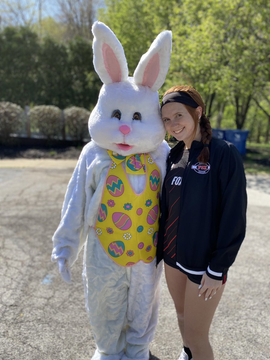cherrylizpop's tweet photo. hanging with the easter bunny before the championship game lets gooooo!!! @FHSladywarriors https://t.co/SINKWli0i6