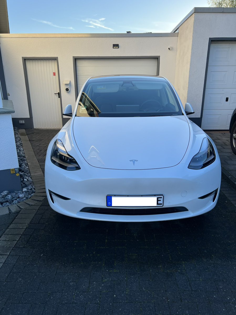 Niklas_1E's tweet photo. So #MICY #ModelY hand wash care completed 🧼👋💦🫧 @ModelYOwnerDACH https://t.co/CwvAydzUJz