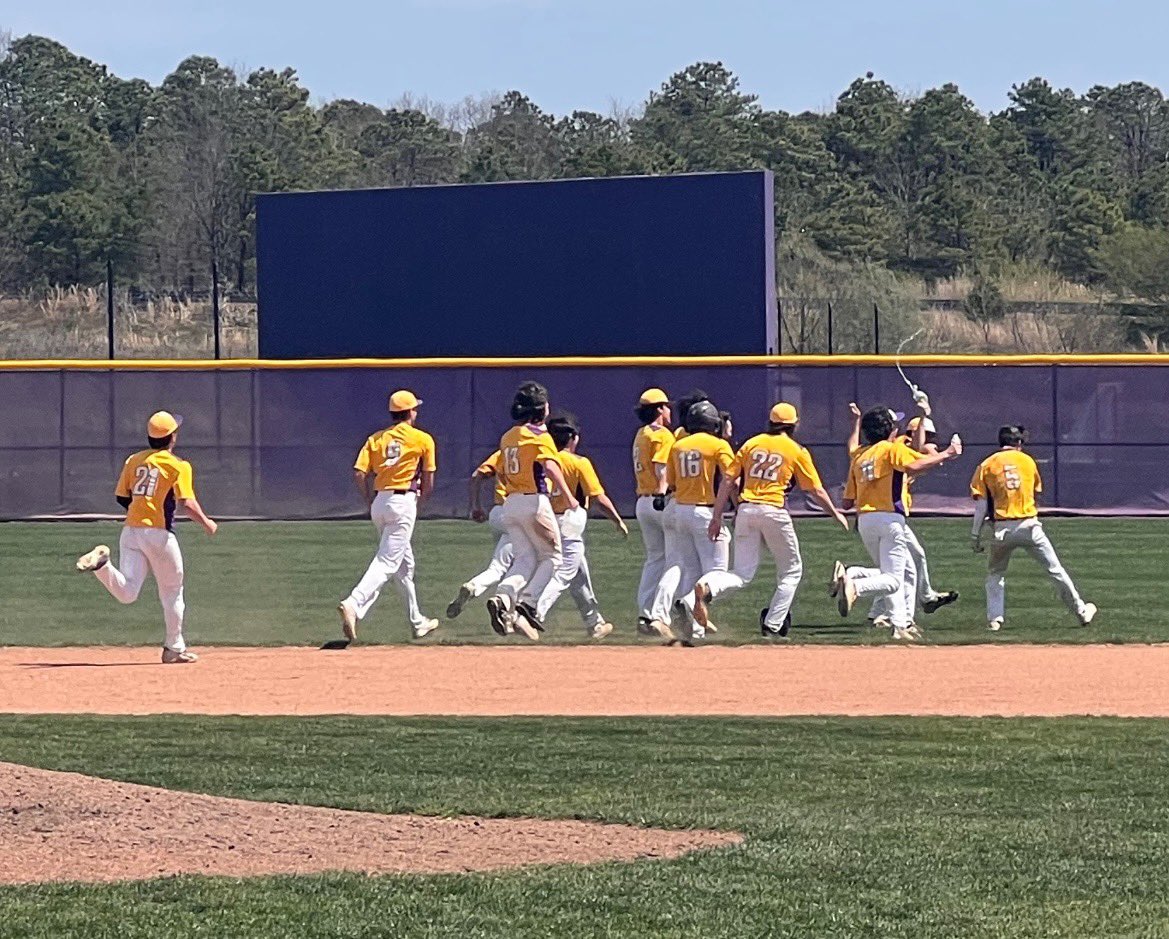 StRoseAD's tweet photo. ⚾️Baseball: Roses take home the W 3-2 over Manasquan with a walkoff hit by Ryan Rogers in extra innings! 

Great pitching by Jack Tiernan and Jack Donahue.

#letsgoroses

@LenBardsley @APPSportsDesk @ShoreSportsNet @NJHSSports @smfalk https://t.co/gDtdhlZT5B