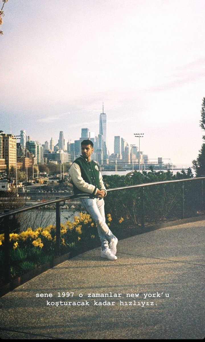 Fotoğrafı al duvara as o derece hoş
@akareynmen