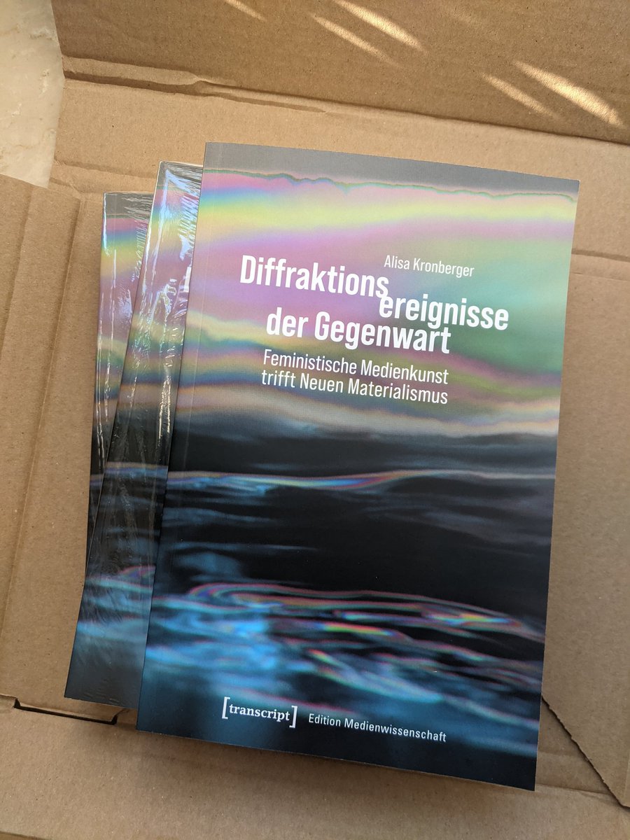 KronbergerAlisa's tweet photo. What beautiful moment when your four-year obsessions become a beautifully packaged object, thanks to @transcriptverlag and many human and non-human interlocutors. @OpenAccess #FeministArt #NewMaterialism https://t.co/xoFQvOOozu