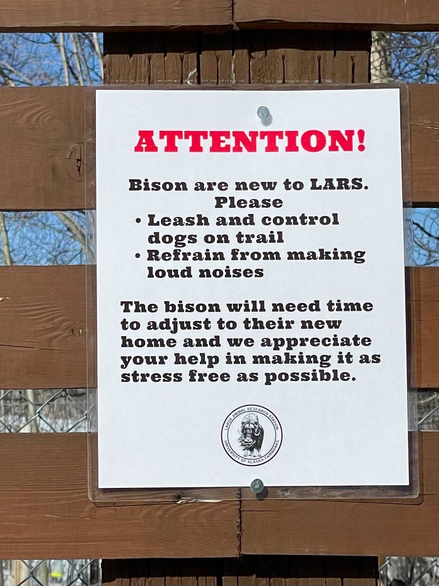 deephil11's tweet photo. I live on the the trail that goes by LARS. Some dog walkers don’t leash their dogs and are fine 😡 with letting them roam into adjoining private properties. #PleaseBeConsiderate #LeashYourDogs https://t.co/mF17QlHMZt