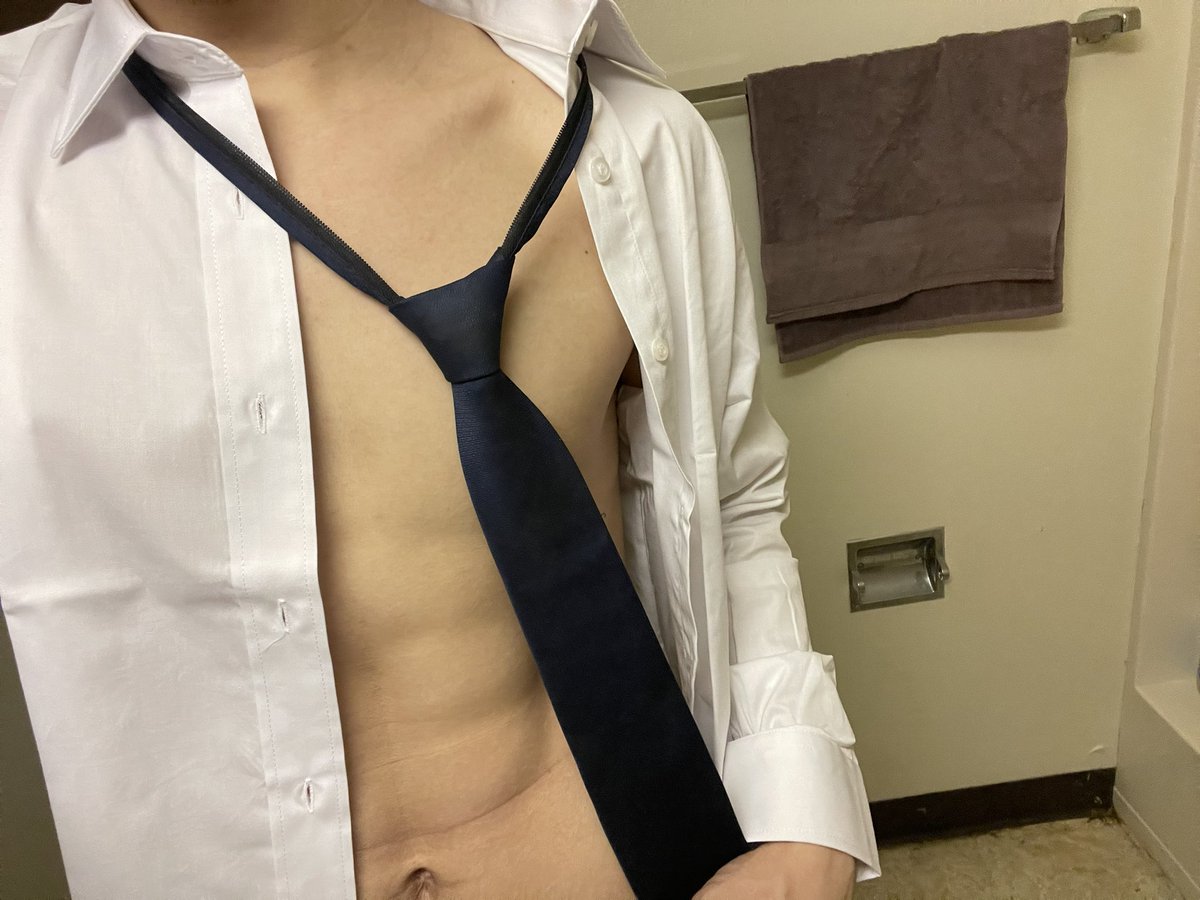 gemini_karl's tweet photo. 姐姐超市我🐶
#四爱 #制服 #男受 https://t.co/v7UKVd1CPb