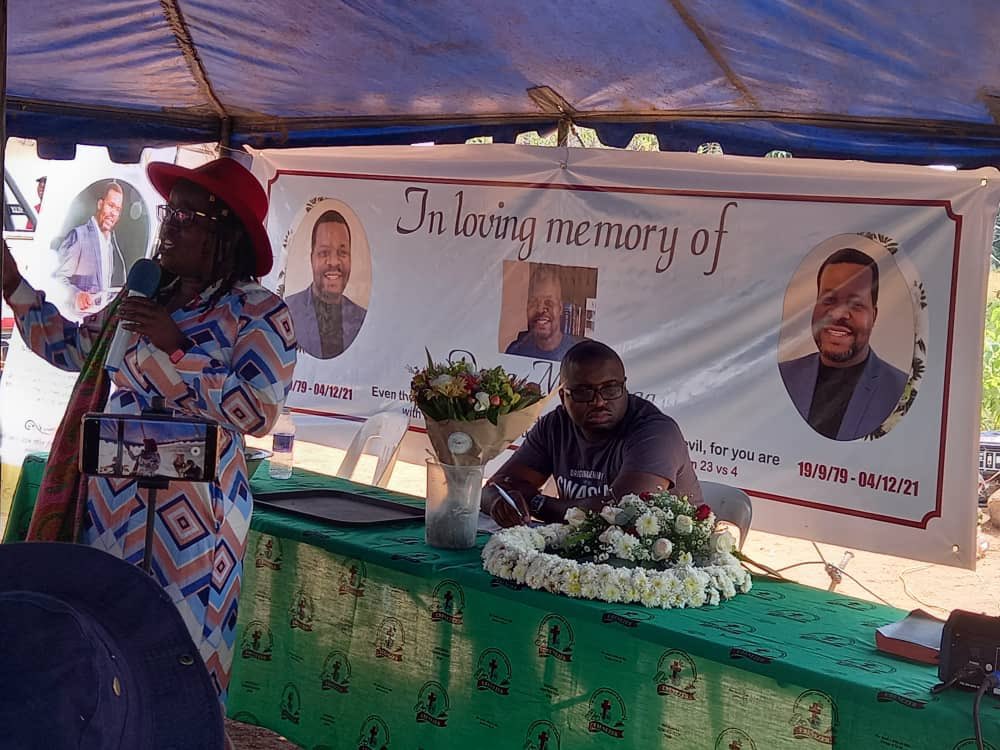 gladyshlatywayo's tweet photo. Today I travelled to Hwirisha in Chivhu for @dewamavhinga  Memorial. Speaker after speaker testified that he exuded love, humility, kindness and commitment to the cause of human rights and a better Zimbabwe. His was a short and extraordinary life!
#RIPDewaMavhinga https://t.co/F02e4OFkUf