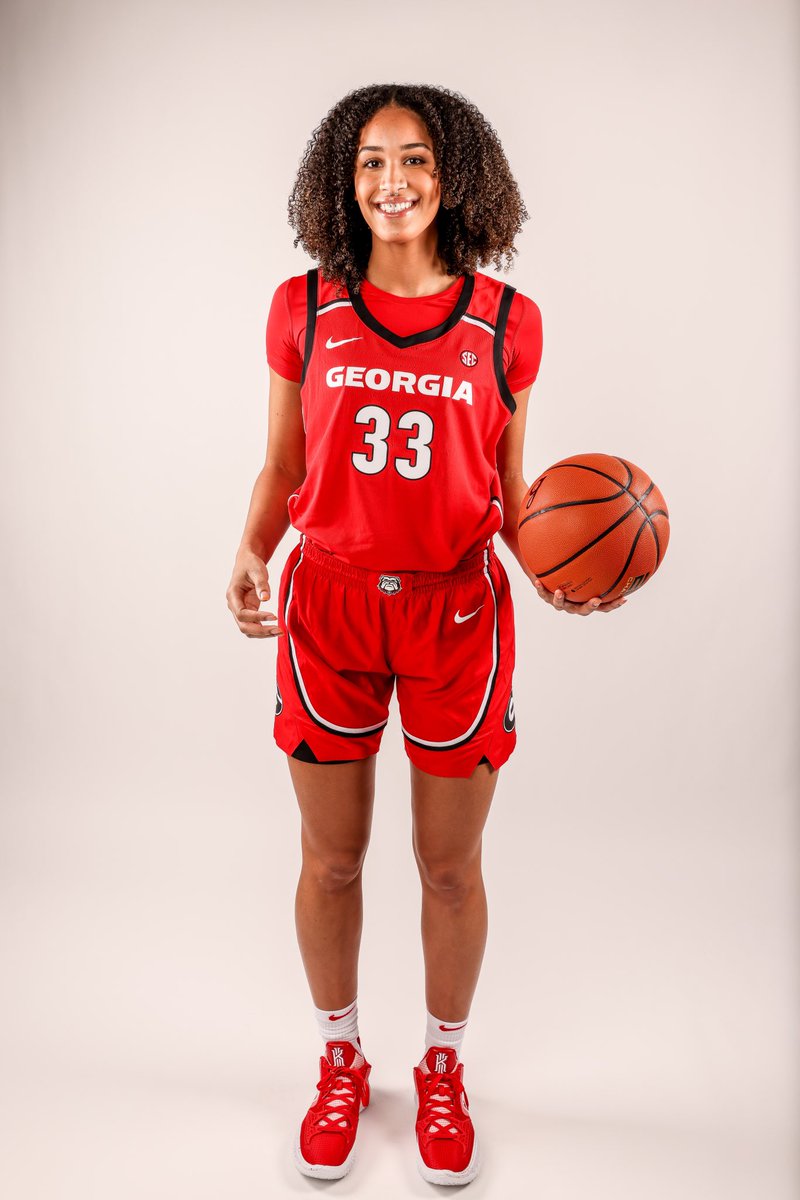 SmithhBrittney's tweet photo. Go dawgs!! #Committed 🐶❤️ https://t.co/zdDMJmlvYP