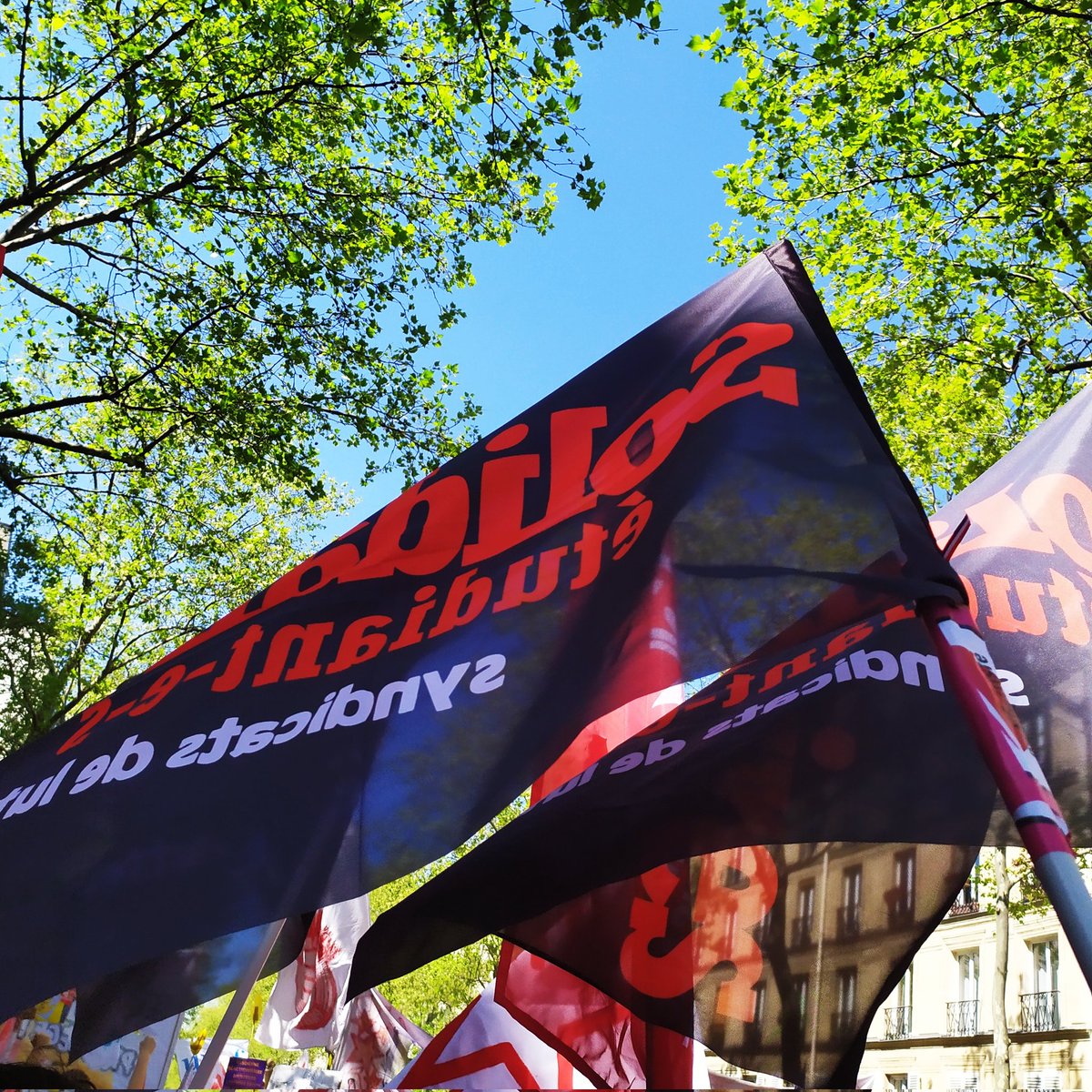 Retrouvez nous avec de nombreux syndicats et organisations de jeunesse dans le cortège étudiant de la manifestation antifasciste de cet après midi #Antifasciste