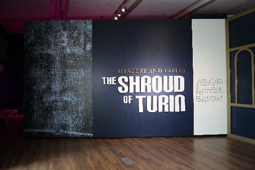 CatholicShareC's tweet photo. Shroud of Turin is ‘powerful image of God’s love,’ says exhibit curator https://t.co/xAp1qrSFnZ #CatholicNewsService #ChurchintheUS #Artexhibit #MuseumoftheBible https://t.co/T0h9f8iVy5