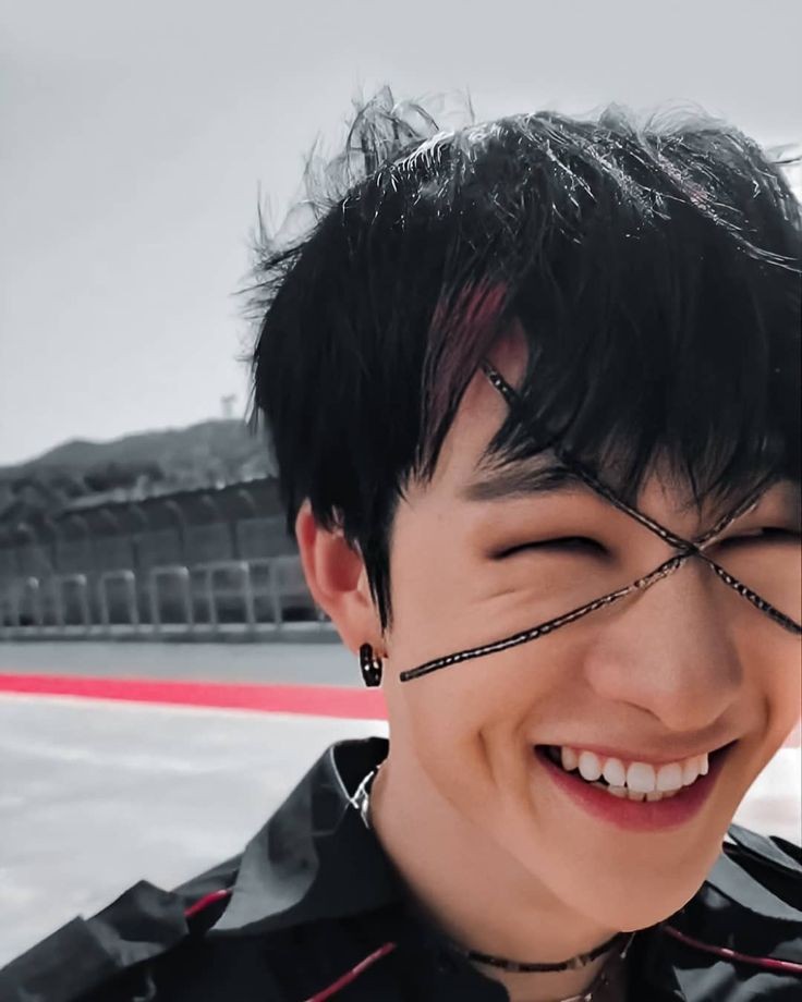 Beyondblessed_e's tweet photo. #selfieforchan #selcaforchan 
I'm late... 사랑해 우리 방찬 ❤ https://t.co/7YOTu5x4Zh