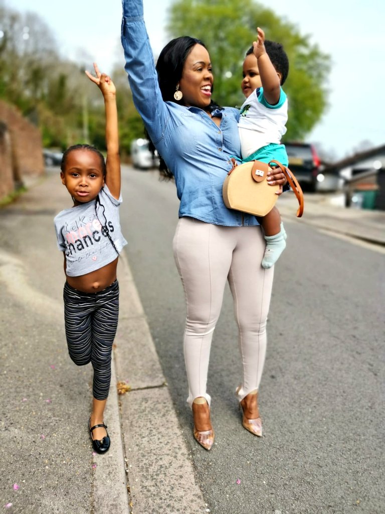 Keba_Sei's tweet photo. Me taking the kids to the park
#Mommylife https://t.co/T1nYvxagqv