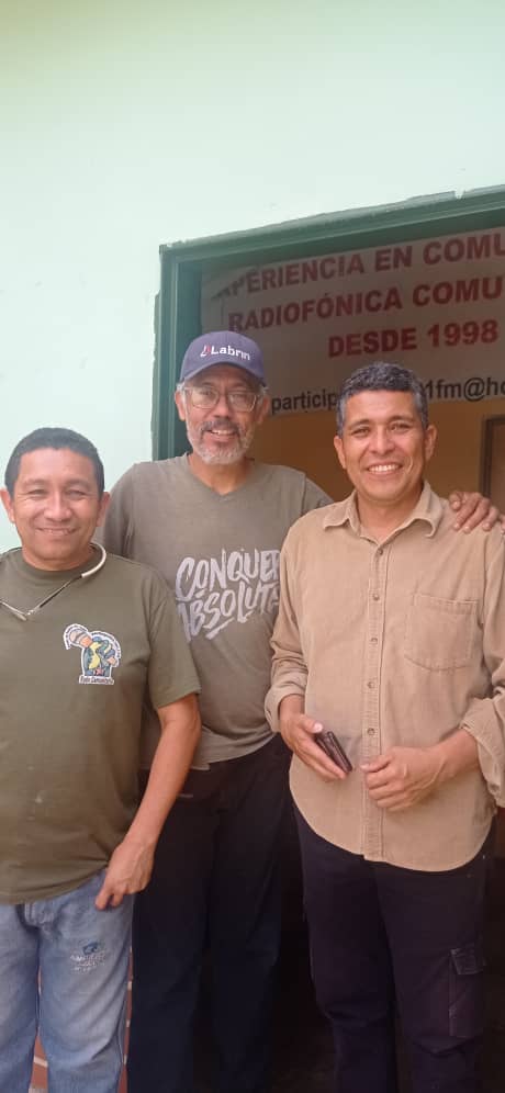 Aquí con Gustavo Parra y Ali Moreno. 
Rock y Comunicación Popular!!!!
Por más reencuentros!!! <a href="/Alicanjm/">Alican Joyo</a> <a href="/ElRocknotien3/">ElRockNoTieneLaCulpa</a>