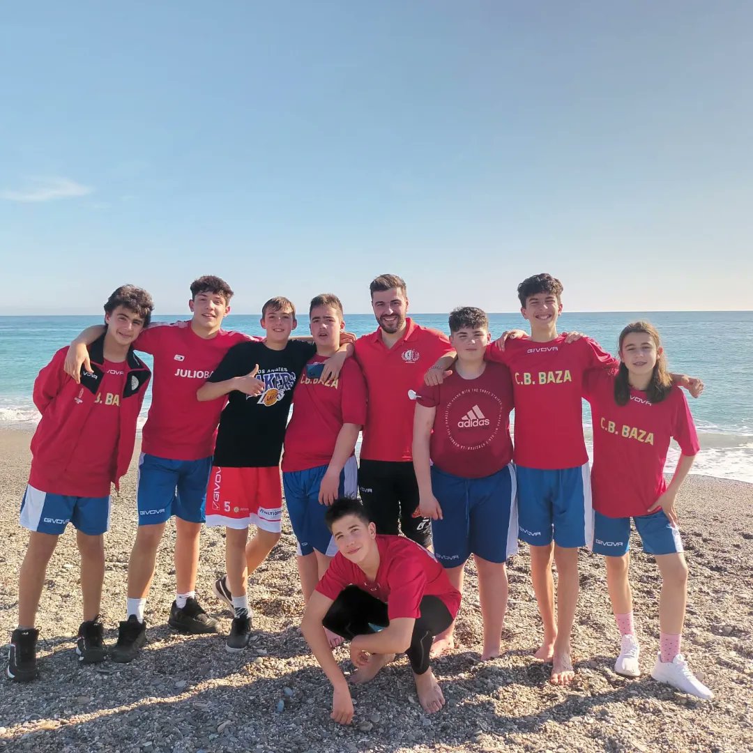 cbbaza's tweet photo. Nuestro cantera disfruto del Torneo de Semana Santa organizado por nuestros amigos de CDB Adra pasaron un día de convivencia , diversión y mucho baloncesto. Destacar la presencia de nuestro equipo mini pudiendo jugar sus primeros partidos @ViverosZuaime
@mo_multiopticas #metafer https://t.co/2QvB8F9QJw