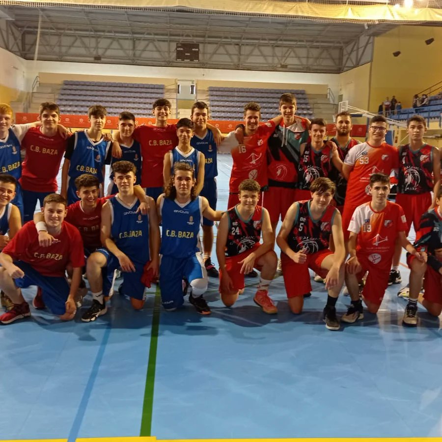 cbbaza's tweet photo. Nuestro cantera disfruto del Torneo de Semana Santa organizado por nuestros amigos de CDB Adra pasaron un día de convivencia , diversión y mucho baloncesto. Destacar la presencia de nuestro equipo mini pudiendo jugar sus primeros partidos @ViverosZuaime
@mo_multiopticas #metafer https://t.co/2QvB8F9QJw