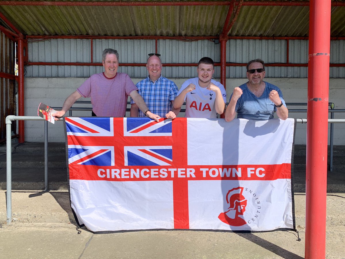 Watching the mighty <a href="/CirenTownFC/">Cirencester Town FC</a> away at <a href="/BidefordAFC/">Bideford AFC</a> . Come on you Ciren Boys 🔴⚫️🔴⚫️