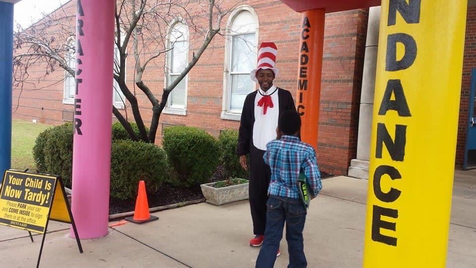 DOCSFIVE's tweet photo. I would dress up everyday if I thought it would motivate my little readers.#DOCS5 https://t.co/XPXP381QgP
