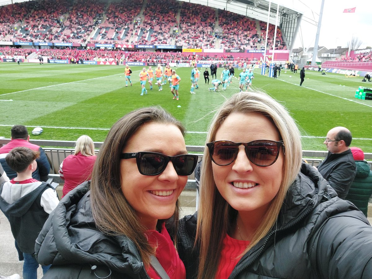 maire23's tweet photo. #thomandparkselfie #MUNvEXE  #munster  #SUAF https://t.co/fGNZOzOQux