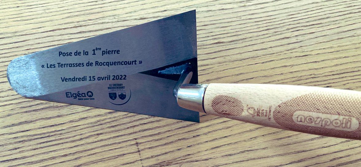 BenoitRibert's tweet photo. 🏗 Pose de la première pierre du projet #lesTerrassesdeRocquencourt à @VilleduChesnayR avec @RiDelepierre. Un programme immobilier à visée sociale de 49 logements donnant sur l’arboretum. Projet très attendu, piloté par  #Elgéa et #sequens https://t.co/X6KVaKkJOY