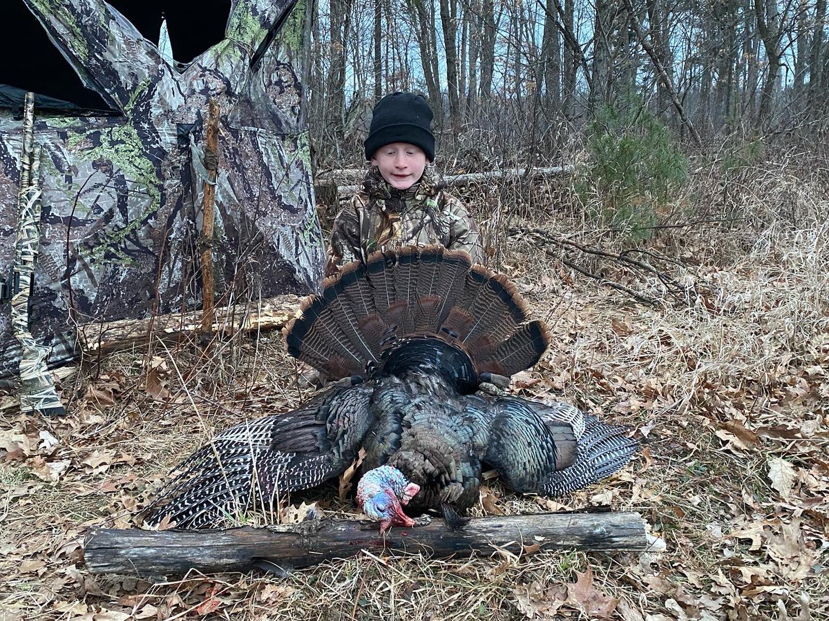 TeamJohnsonOD's tweet photo. #gobbler down!!! Wisconsin youth #turkeyhunt successful for 1 #teamjohnsonoutdoors youth member. Unfortunately, adult member who will remain unnamed got zero footage #turkeyhunting https://t.co/q7ssdPEpna