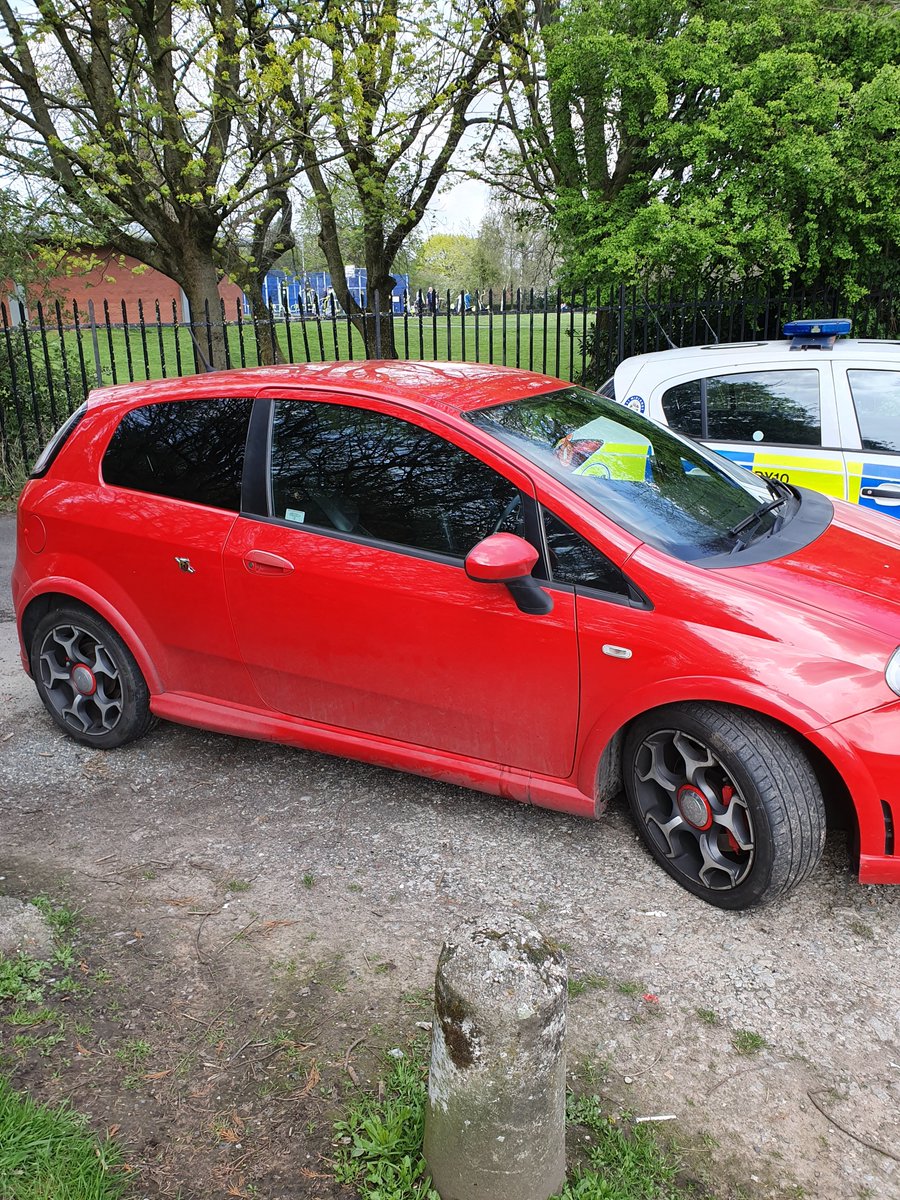 DudleyNorthWMP's tweet photo. Dudley north neighbourhood team are recovering a stolen vehicle in coseley #takeemback https://t.co/WuSm5xIXPP