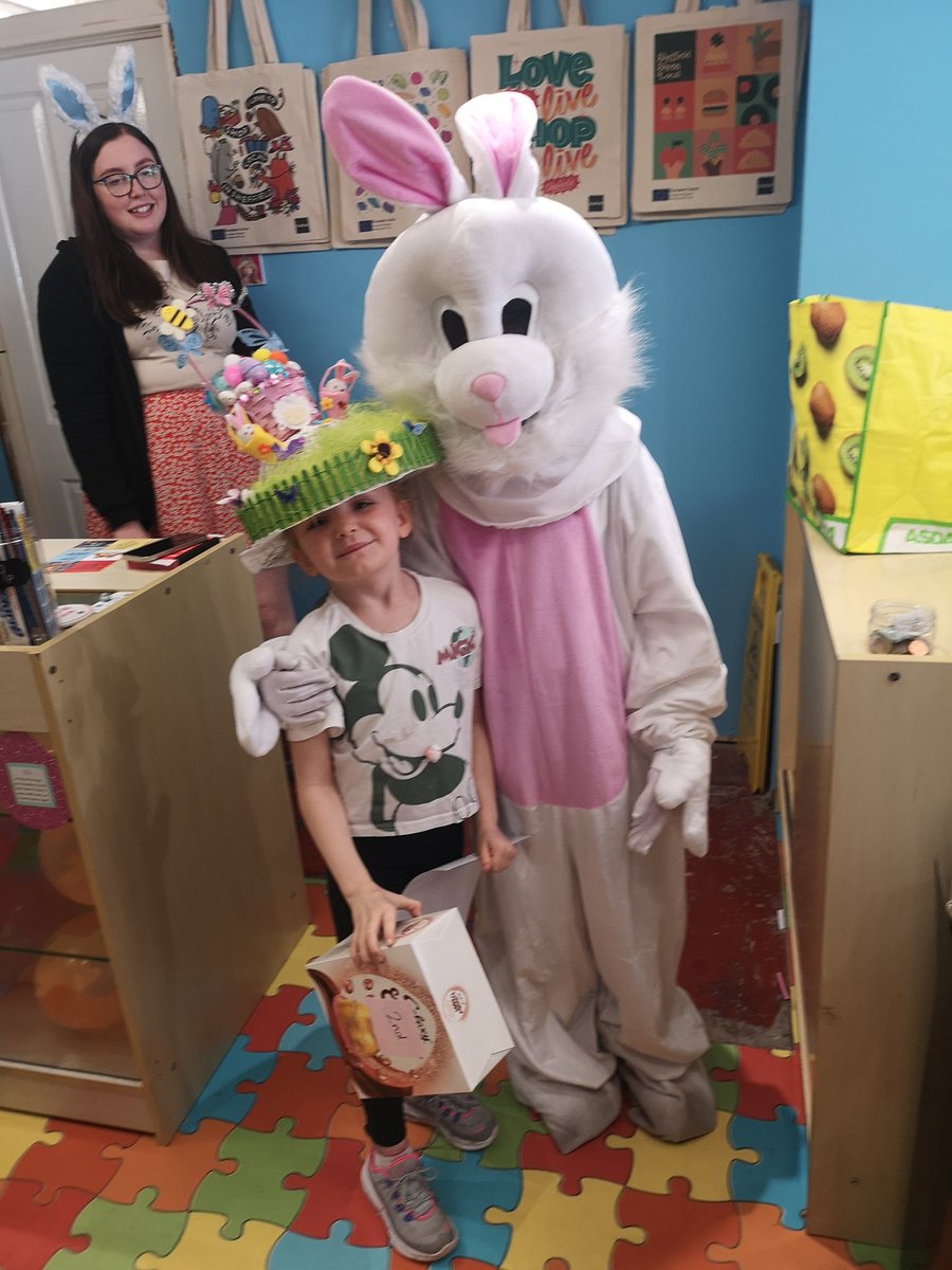 Amy22608295's tweet photo. Part 2 of Easter bonnet competition all 3 of them won. Welldone babies, so proud x hope your going to share though I burnt my self so much yesterday with the glue gun 😂 https://t.co/t1sqyD8a6n