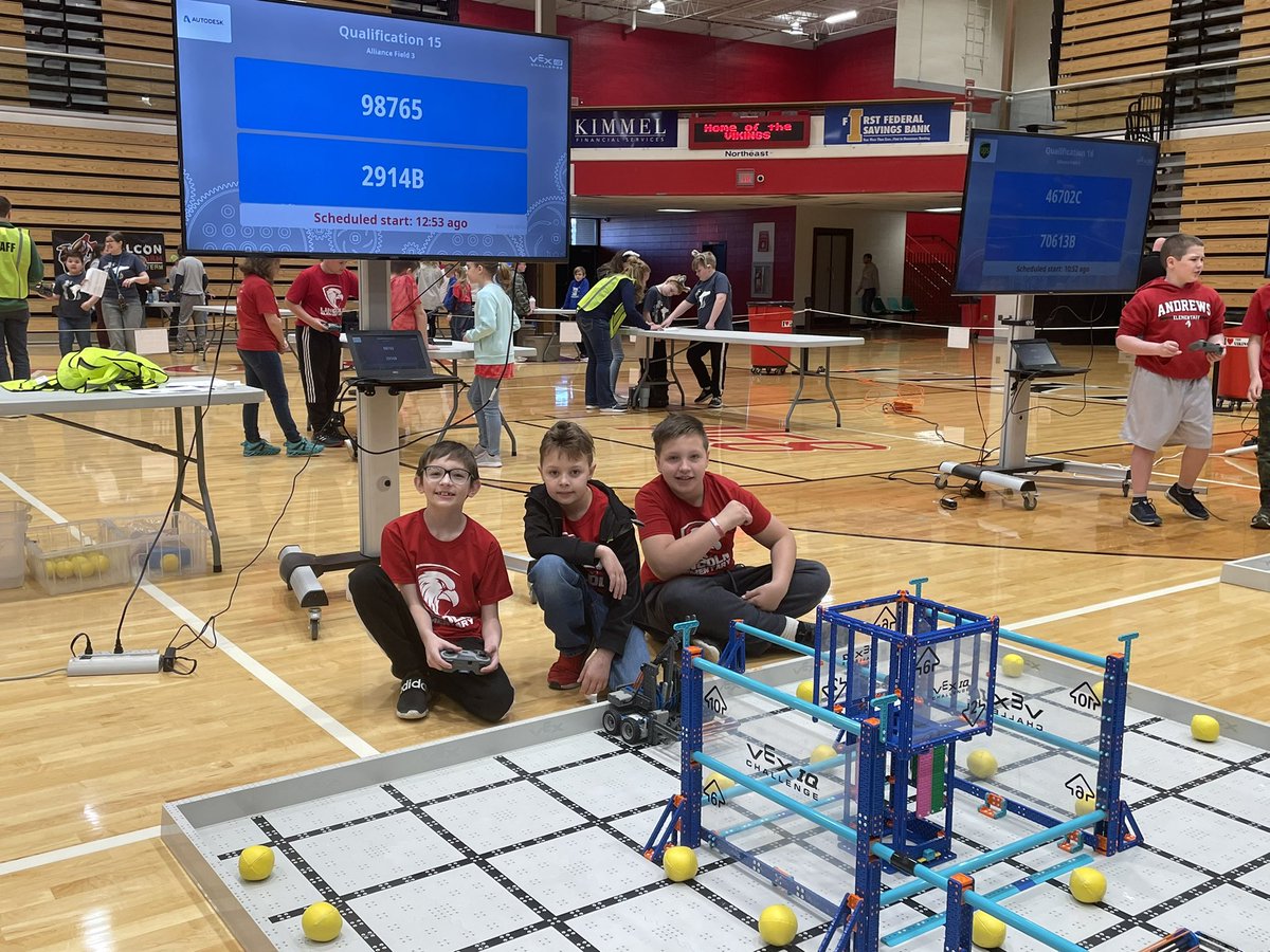 jtroyerAP's tweet photo. Robotics are off and running at HNHS! Go Lincoln Eagles!! https://t.co/iN9eUslwEK