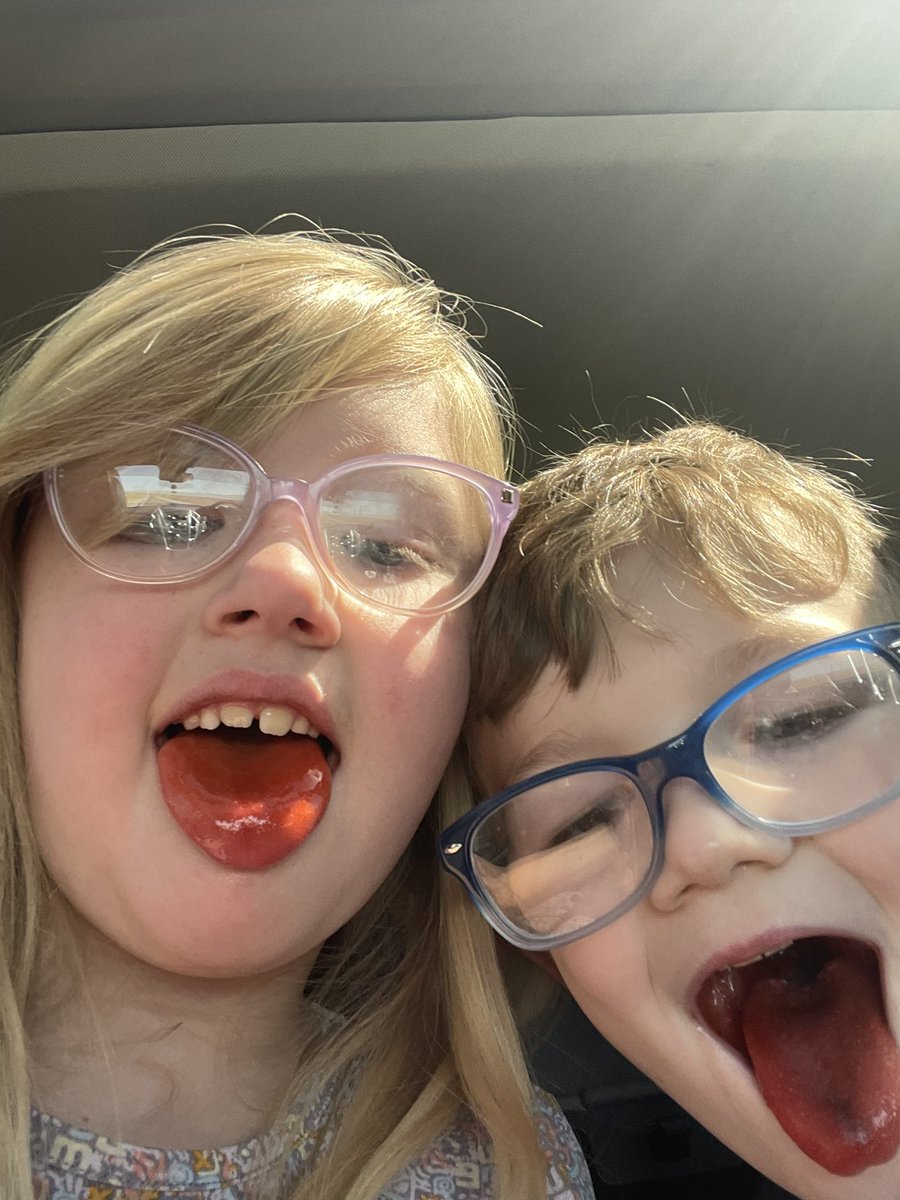 cucu_68's tweet photo. They make me smile!
They make me laugh!                       They make me love!                        They make me, me!                      @casey187 @BenKurre                  #gigilife#grandbabes  #foreveryoung https://t.co/w6BxwaTLG2