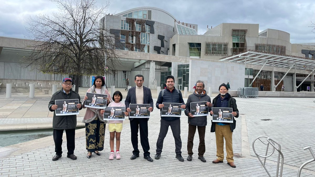 FoysolChoudhury's tweet photo. Moment of Silence with 102-year-old legendary fundraiser Dabirul Islam Choudhury OBE. In remembrance of lives lost during wars, conflicts and Covid-19.
#DC102+ @chsuk https://t.co/3uyI3DWXbd