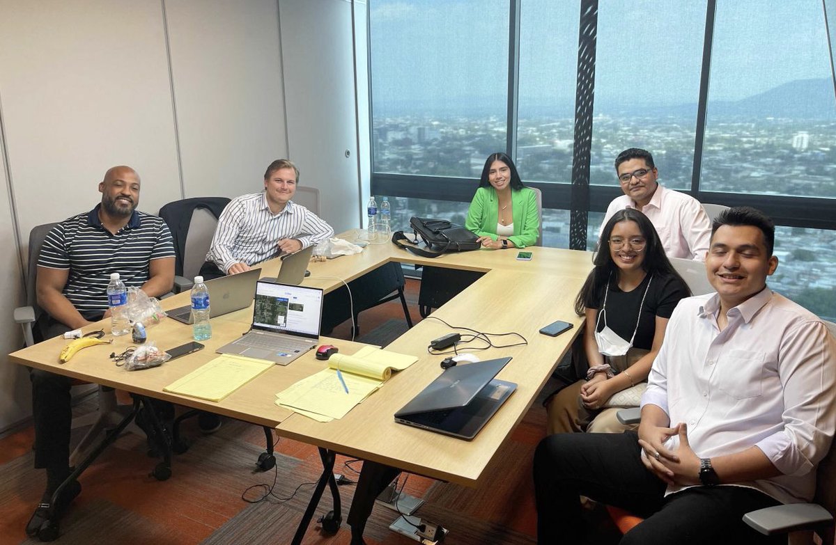 LandQuireDeals's tweet photo. The El Salvador LandQuire team is growing up! 🇸🇻

Next month, new members in the areas of finance, data analytics, acquisitions, LATAM investor relations, and property management operations will join the team 🧑🏼‍💻👩🏽‍💻

#team #international #ElSalvador https://t.co/BnkAC1T63K