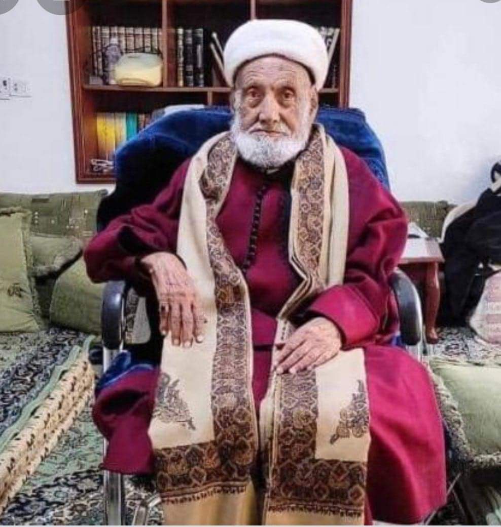 رحمك الله يا شيخ .. وجعلك رفيق النبي في الجنة..
ليتك ترجع لترى من يتصدر للفتوى في اليمن...