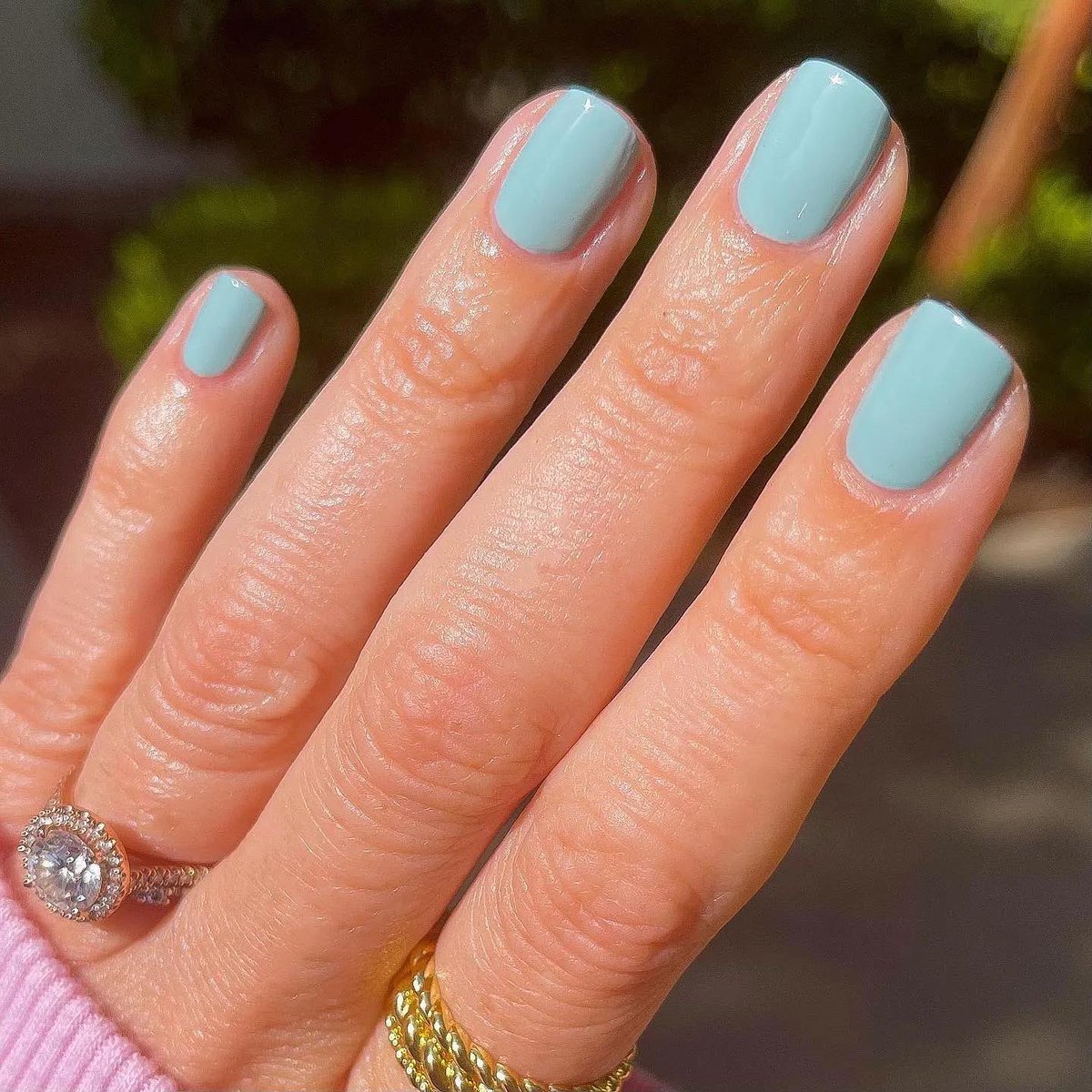 essie's tweet photo. this pastel blue is perfect for a springy saturday🦋 @polishandbloom wears #flightoffantasy https://t.co/O8O9fuDcN1