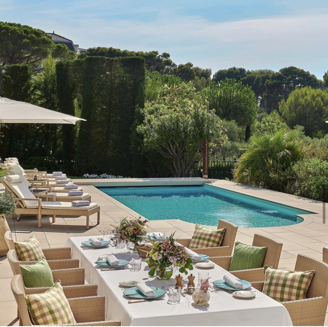LuxeTiffany's tweet photo. The iconic Hôtel du Cap-Eden-Roc reopens today on the French Riviera. @HotelCapEdenRoc @OetkerHotels #travel #france   🇫🇷 #LuxeTiffany https://t.co/oheJeLL63K
