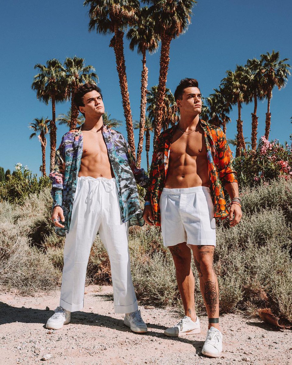 garlic_dolan's tweet photo. Gonna miss seeing @EthanDolan and @GraysonDolan serving looks at #Coachella this year 🥺  ‘cause let’s be honest, coachella isn’t the same without them 😩💙 https://t.co/FuMe80778F