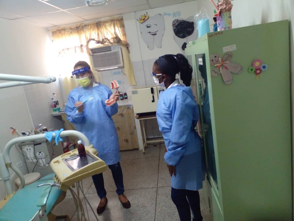 Los colaboradores en Venezuela bastión en la Misión Barrio Adentro. Salvando vidas, llevando esperanza.
#Aniversario19BarrioAdentro
#CubaPorLaVida
#CubaCoopera
<a href="/ManuelBarzagaT3/">Manuel Barzaga Torres</a>
<a href="/CubacooperaveG/">Brigada Médica Cubana en el Estado Guárico.</a> @CubCooperaVeGua
<a href="/YanetAuroraCab1/">Yanet Aurora Caballero</a> 
<a href="/CheEstado/">CDI Che Guevara Estado Guárico</a>