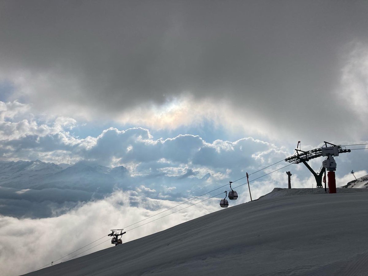 FranziMaetzel's tweet photo. Another great one!! #mountainlife #meinmontafon #snow #sunshine #mountains #view #landscape #kästlefigltag #skyvibes #outside #outdoors #silvrettamontafon #beautiful #nosnownoshow #amazing #greatday #nature #gorgeous #montafon #clouds #sky #vibes #happyeaster #betweentheclouds https://t.co/MTKlSo9x7k