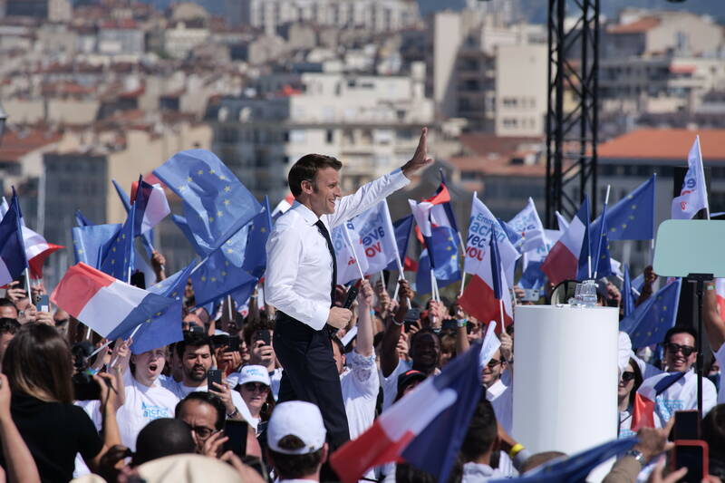 libe's tweet photo. 🔴 EN DIRECT
Macron à Marseille : «Mon prochain Premier ministre sera directement chargé de la planification écologique»
https://t.co/hFn99rRA3b #Presidentielle2022 https://t.co/loSjVcMjLV
