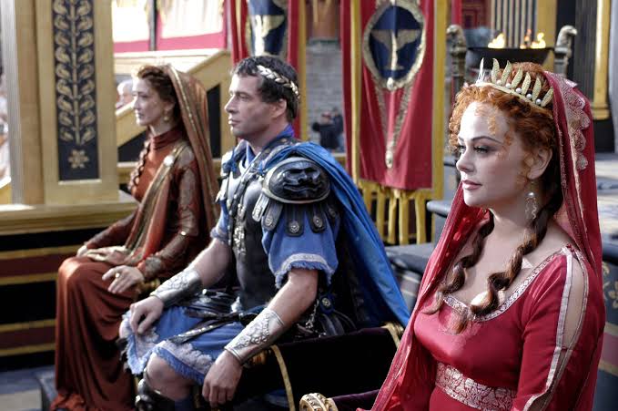 ittecool's tweet photo. ดูซีรีส์ Rome ใน HBO ตั้งแต่เมื่อคืน ไม่ได้เปลี่ยนไปเรื่องอื่นเลย ยุคของจูเลียสซีซาร์ที่รุ่งเรืองจนโดนฆ่าตาย ต่อเนื่องไปจนถึงมาร์คแอนโทนี คลีโอพัตรา อ็อคเทเวี่ยน มันส์มาก รู้แหละว่าซีรีส์เก่าแล้ว แต่ค่อดดี ยุคที่เป็นต้นแบบของการเมือง ตุลาการ ประปา และอื่นๆ #รีวิวHBO #รีวิวซีรีส์ https://t.co/fjDIVOz6ii
