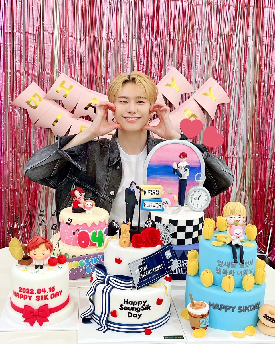neiro0416's tweet photo. 🎂💖
𝟮𝟬𝟮𝟮 𝗕𝗶𝗿𝘁𝗵𝗱𝗮𝘆 𝗣𝗿𝗼𝗷𝗲𝗰𝘁 #𝟯 𝗦𝘂𝗴𝗮𝗿 𝗖𝗮𝗸𝗲
-
승식이의 생일을 맞아 @SS_flavor 님과 함께 슈가케이크를 준비했습니다!
28살 생일도 함께 축하할 수 있어서 행복해😆✨

#포근한_봄날같은_승식이에게
#HAPPY_SIKPRING_DAY 
#승식아_생일축하해_그것도_아주많이 https://t.co/prl8bpTan4