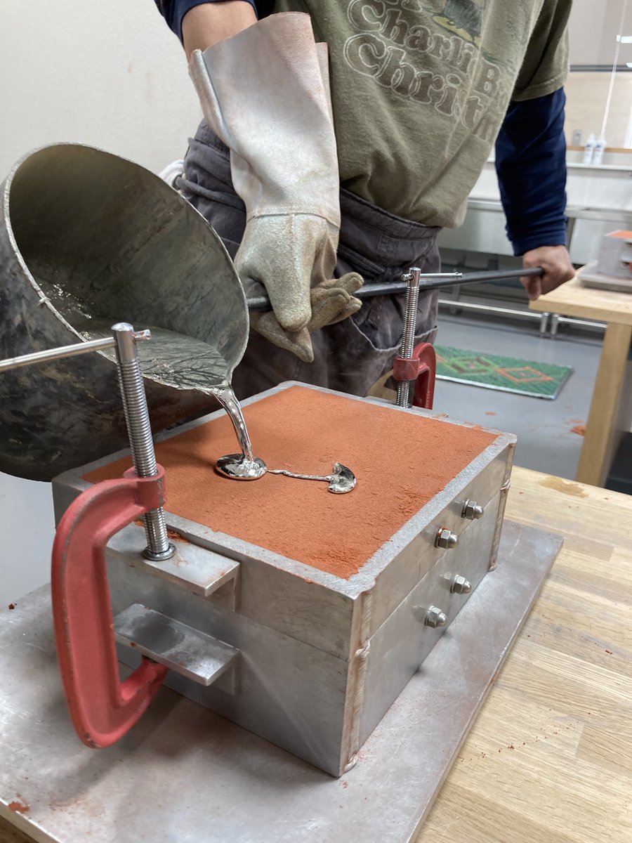 gaku_coaching's tweet photo. 富山は高岡の鋳物体験
各々のぐい呑み作り🍶

プロ指導のもと超貴重な体験！
今夜のホステルでは富山の日本酒をコイツで存分に楽しもうかなと🤩🤩

#キャリ旅 #TRAPOL
#旅の記憶に人が残る #富山 https://t.co/oBcl9R8NDS
