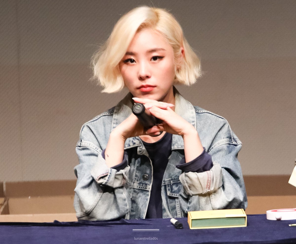 lunaestreIIad0s's tweet photo. 우리 세상의 빛 🤍 
#AceWheeinDay
#꺄항_휘인이생일_꺄항 https://t.co/Ij2I8s6NPu