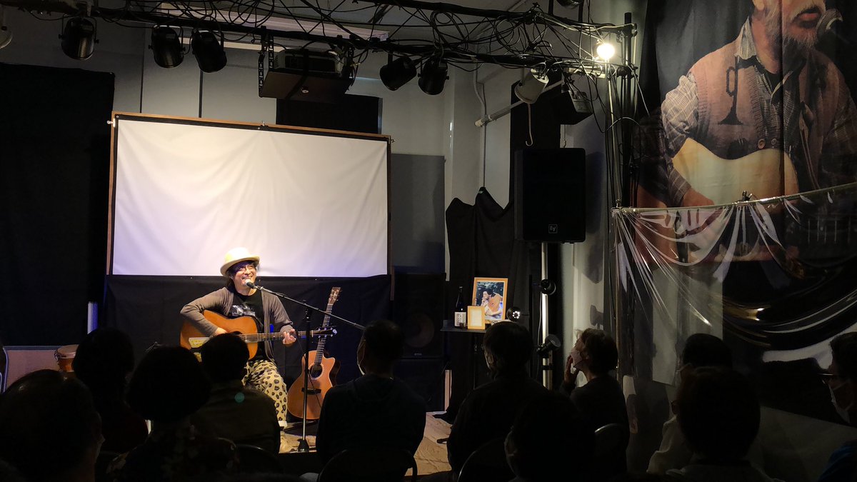 watarucafeinfo's tweet photo. 渡さんのご命日に高田漣さんをお迎えして、2年7ヶ月ぶりのワタルカフェライブを無事開催することができました。
皆さま、ありがとうございました。 https://t.co/jynWSUJEY1