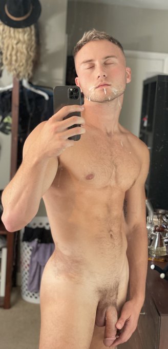 who wants to paint my face next https://t.co/ElWcmnA9Mc<a href="/tag/newprofilepic"class="tags"><span>#newprofilepic</span></a>