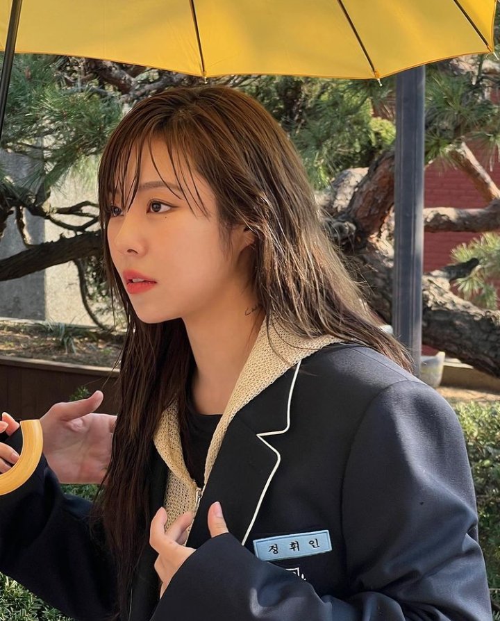 Whee_pupp's tweet photo. it's my girl's birthdaaaay!!! HAPPY BIRTHDAY WHEEIN!!!! 🤍🤍🤍

OUR BUTTERFLY WHEEIN 
#AceWheeinDay
#꺄항_휘인이생일_꺄항 https://t.co/vy5ogBrkOQ