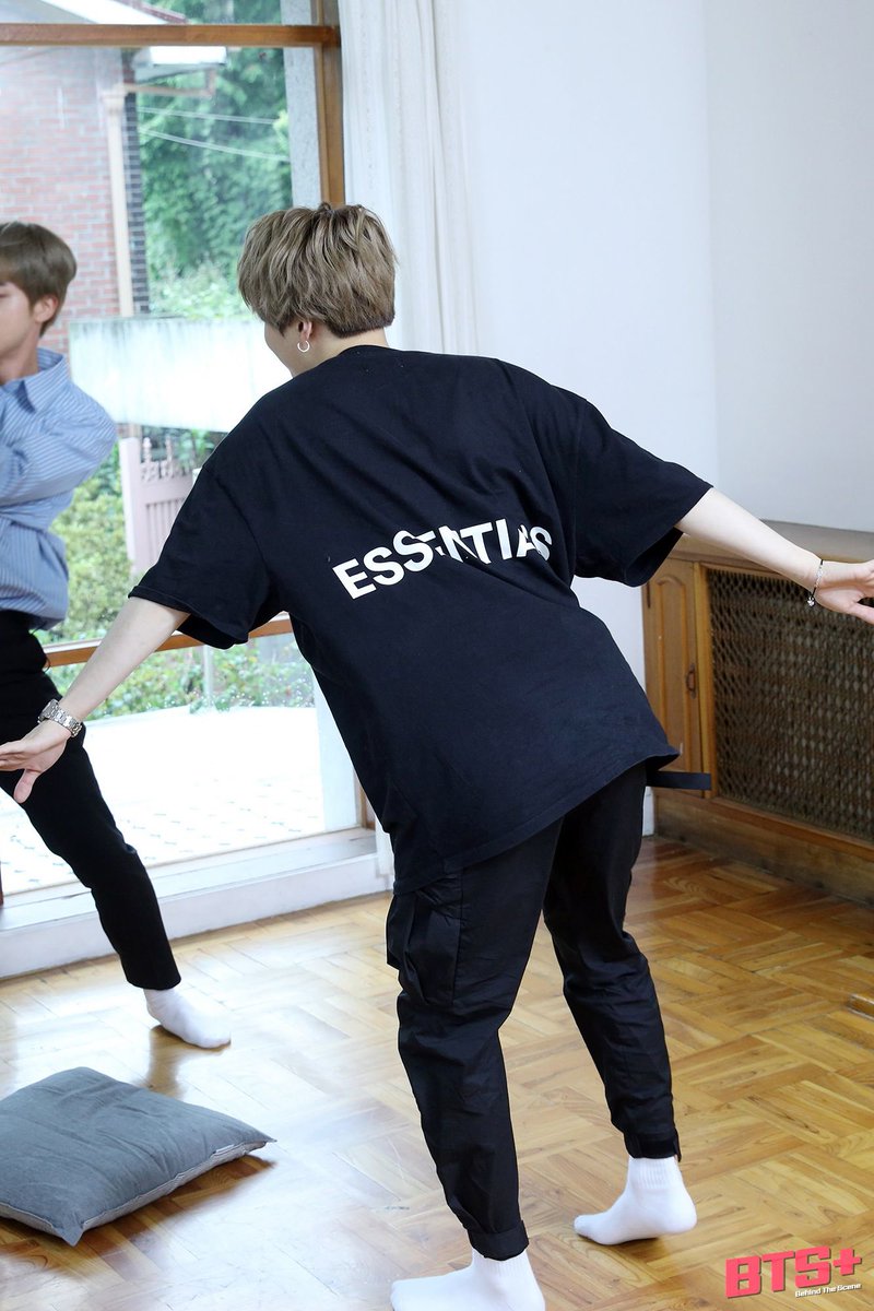 btspicstwt_'s tweet photo. [📸PHOTOS] 

[Behind Cut] Run BTS! Ep.104 | #SUGA https://t.co/i2cbJatP1F