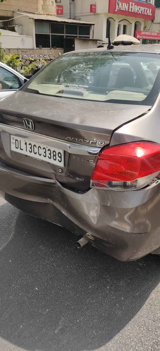 RonitC12's tweet photo. @Olacabs @ola_supports @dtptraffic @DelhiPolice Today an Ola cab banged into my car from behind and then fled the scene. The police is not able to trace the driver, I would request you to share the details of the said Cab driver and owner so further action can be taken. https://t.co/2TCxmVD8la