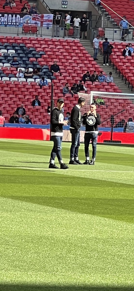 GaryLineker's tweet photo. Club suits have changed. https://t.co/gyJG2sQLd3