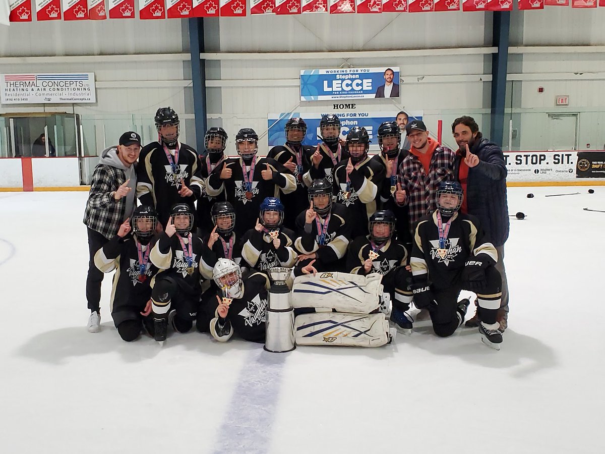 VaughanHockey's tweet photo. Congratulations to our U15 CVHA Gold Medal Champions the Knights!  A great game and way to hang on right to the end in a close one!
#CVHA #vaughanhockey #VaughanRangers #NYHL #iplayintheg #everyonecanplayourgame https://t.co/NYbspMDRrF